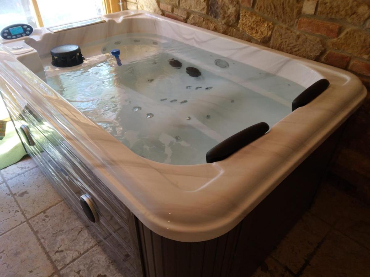 Agriturismo Podere Biancospino Piscina Privata Chianciano Terme Eksteriør bilde